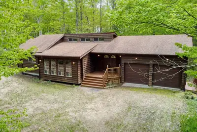 Image de Enchanting 3-Bedroom Cottage Surrounded By Nature Close To The Beach!