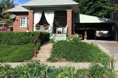 Image de Waterford Executive Suites, Privacy and Comfort, edge of Downtown next to Trails