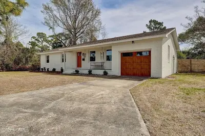 Image de Charming Mid-Century Modern get away for up to 7