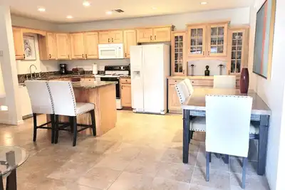 Image de Escape So Scottsdale 2 bdrm 2 bath Attached 2 car carport