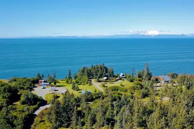 Image de Ocean-view Cabin on the Anchor Point Bluff
