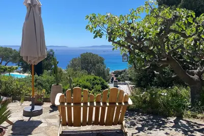 Image de Charmante villa** vue mer Le Lavandou