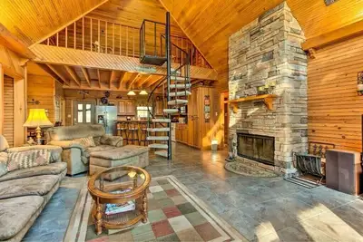 Image de Lakefront cypress cabin