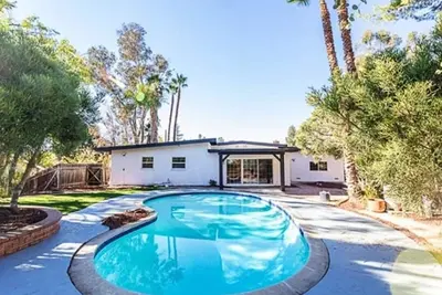 Image de Peaceful Riverside Retreat with Pool