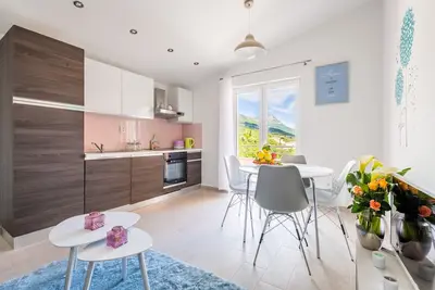 Image de Appartement d'une chambre avec la terrasse et la vue sur le mer Kastel Stari, Kastela (A-19740-b)