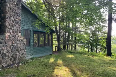 Image de Charme Cottage Lakefront sur les O'Lakes de mailles de Waupaca