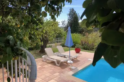 Image de Maison Provencale (4 ch - 3 sdb) - Piscine - Jardin - Calme - Vue Degagee