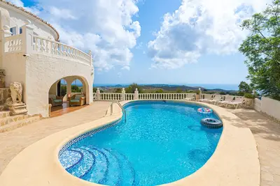 Image de Villa \"Casa Karin\" avec vue sur la mer, piscine et Wi-Fi