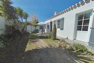 Image de Charmante maison à 250m de la plage avec jardin, terrasse ensoleillée et garage à vélo, L'Épine