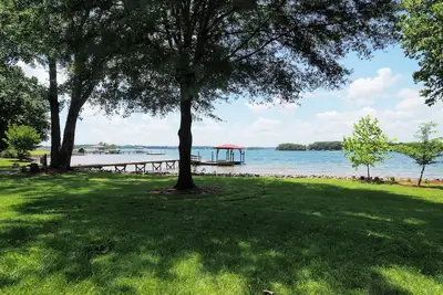 Image de A Wave From It All by SoCharm | Lake Norman Views from the Point