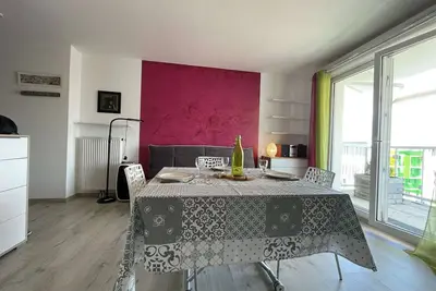 Image de Studio cosy avec terrasse, parking, proche port et centre – La Rochelle