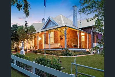 Image de Historic Country Homestead Retreat