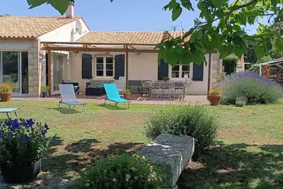 Image de Maison à la campagne au calme en lisière des bois.