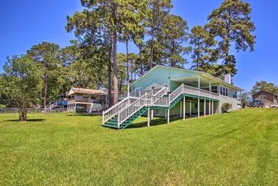 Image de Waterfront Onalaska Retreat w\/ Private Dock!