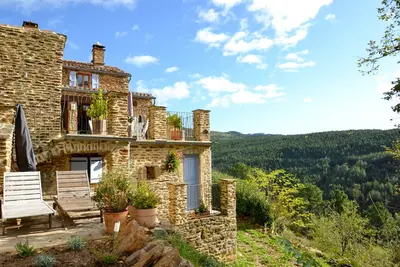 Image de Vue splendide, en pleine nature, très au calme et grand confort