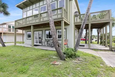 Image de 175 Steps from the Beach, Sweeping Views, Ground Floor