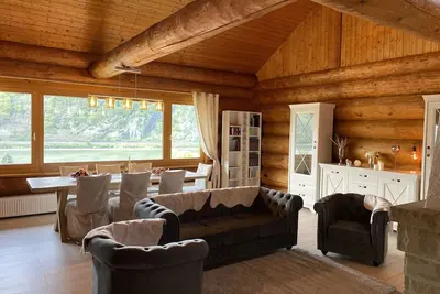 Image de Fantastic log cabin on the Rhine
