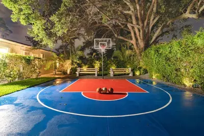 Image de Epic Villa w\/a Big Bkb Court+Fire Pit+ Mini Golf & More