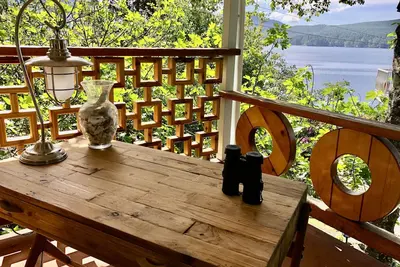 Image de One of a kind private ocean front, beach, cave, 1 bedroom private cottage gem.