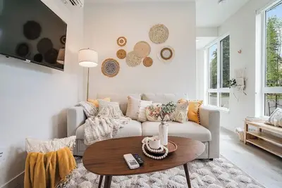 Image de Perch - Urban Reflections 18: Ws 97 | Cozy Home | Rooftop City View