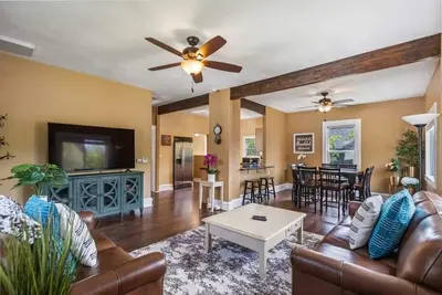 Image de Garden Ave Getaway: Family-Friendly Downtown House