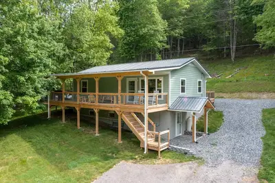Image de 4 Mins to Hatley’s Pointe Skiing! Close to Avl! Peaceful, Easy Access, WiFi!