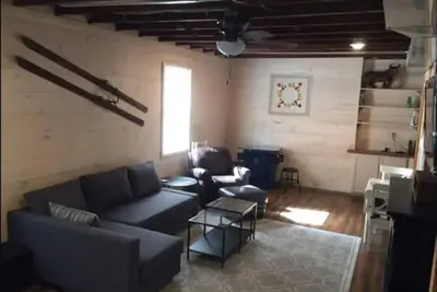 Image de Ludlow Village Home -- Okemo Shuttle -- Walk to Town -- Hot Tub -- Roomy Space!