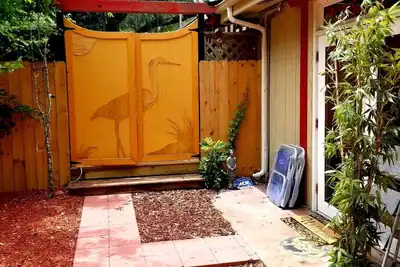 Image de Beach Zen studio-3 miles to beach-private entrance & courtyard-pets allowed