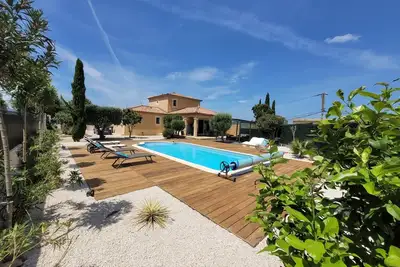 Image de Belle villa avec piscine chauffée entre Nîmes et le Grau du Roi