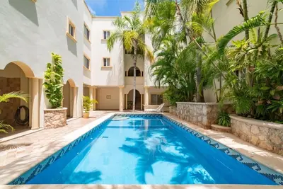 Image de Location, Location, Location! ! Beautiful Modern Condo 1 Blk from Beach/5th Ave