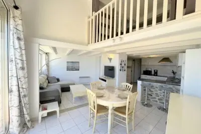 Image de Superbe maison mitoyenne avec piscine collective 6pq32