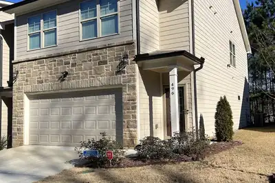 Image de Stylish 3 Bdrm minutes from Atlanta Airport