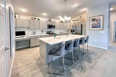 Image de Upgraded Home in The Villages! Golf Cart Included, Community Pools and Much More