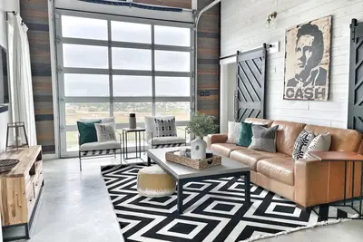 Image de Gateway to the Hill Country and Texas Wineries on 10 acres!