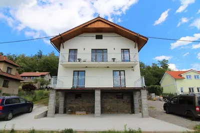Image de Agréable appartement pour 5 personnes avec piscine, Wifi, Tv, patio, animaux admis et parking