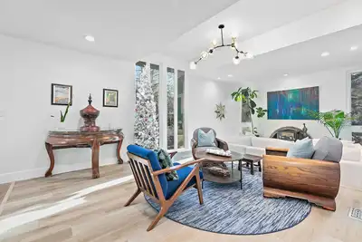 Image de Gorgeous, Cozy, Eichler Inspired House. Min from 7 Ski Areas with Mountain View!
