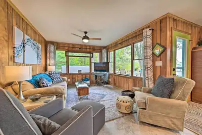Image de Lakefront Kalkaska Home Near Snowmobile Trails!