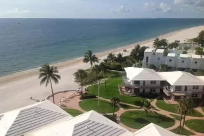 Image de Incroyable Beach Front condominuim avec vue sur mer
