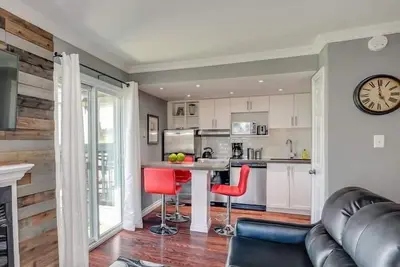 Image de Blue Mountain Luxury Studio - Crave Tv