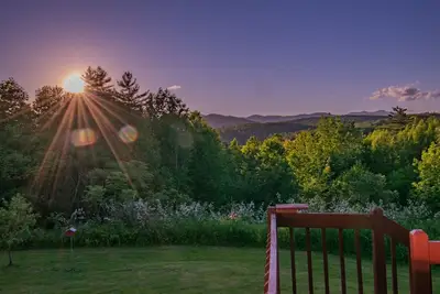 Image de Amazing View, Walk to lake, very Central, borders state park. Newly Renovated!