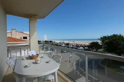 Image de Appartement 3 chambres avec grand balcon et garage proche du casino