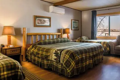 Image de Unwind at the lake in Room 12 - Loons Lair - Curriers Lakeview Lodge