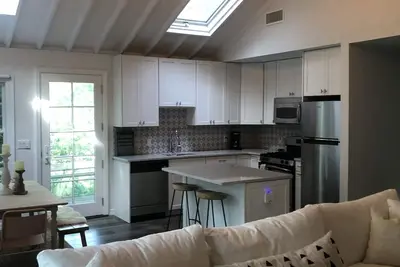 Image de 3 bedroom house with private beach access