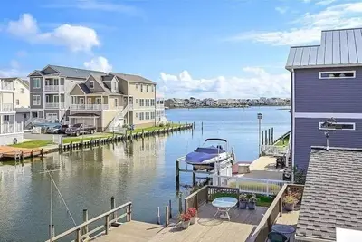 Image de Welcome to the Endless Summer - Fenwick Island Waterfront home.