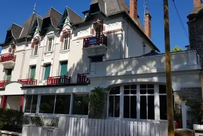 Image de 150 m de la plage, pour 10 p, appartement comme une maison en Rdc avec jardin