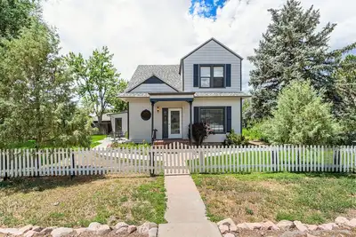 Image de Beautiful Victorian 4 Bedroom downtown Castle Rock