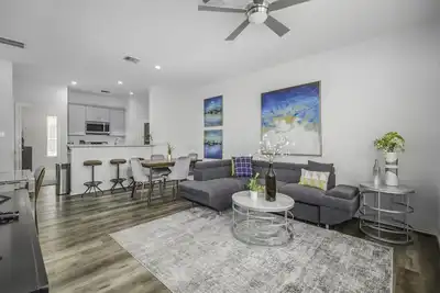 Image de Quiet space King bed Perfect for Long term stay