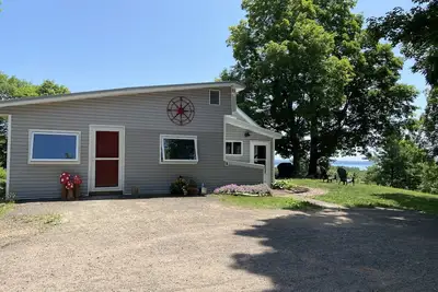 Image de Home with a beautiful view of Lake Superior and Madeline Island