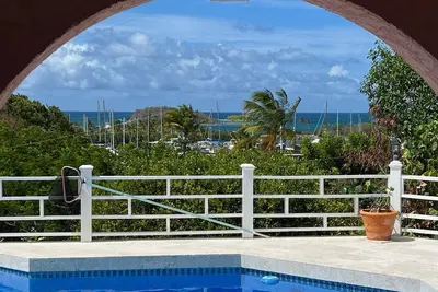 Image de Gated Neighborhood with Sandy Beach