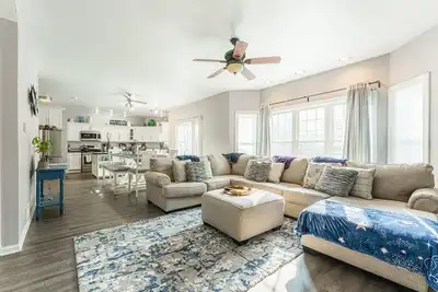 Image de Cosmos Stays, Open Space, Jacuzzi, King Beds, Hot Tub, Serene, Spacious